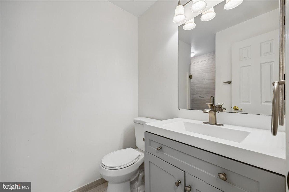 5717 Brewer House Circle #202 photo 30