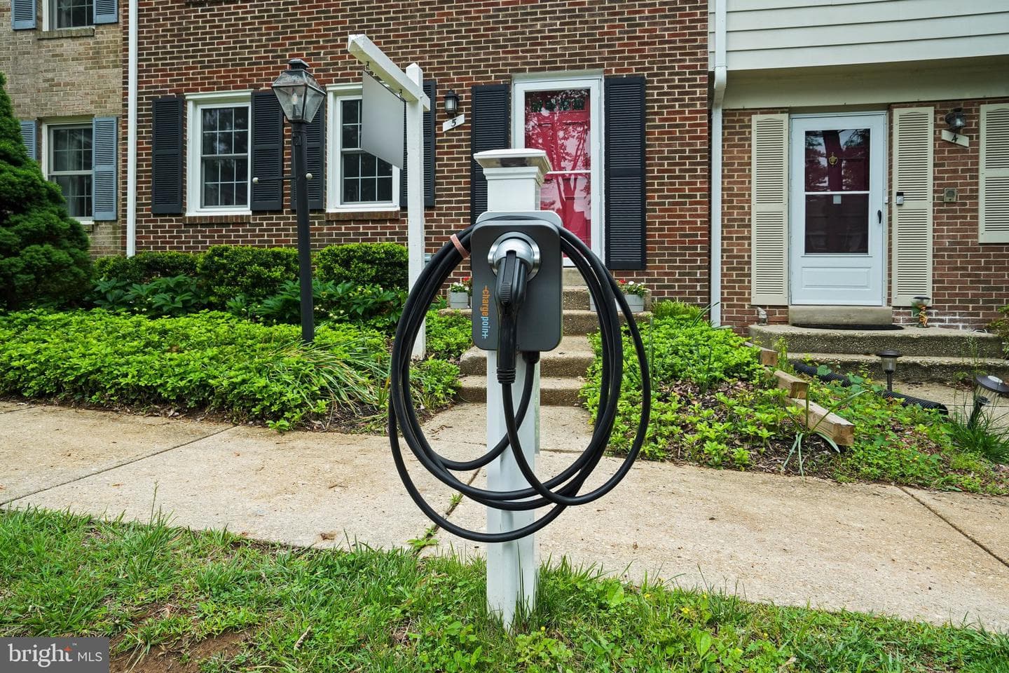 5 Ingleside Court photo 2