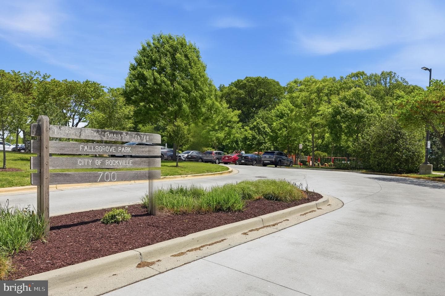 214 Fallsgrove Boulevard #12 photo 35