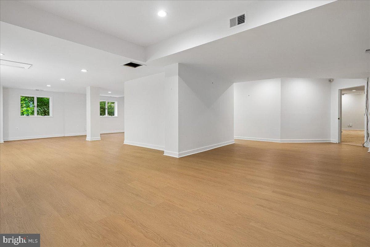 9100 Aldershot Drive photo 39