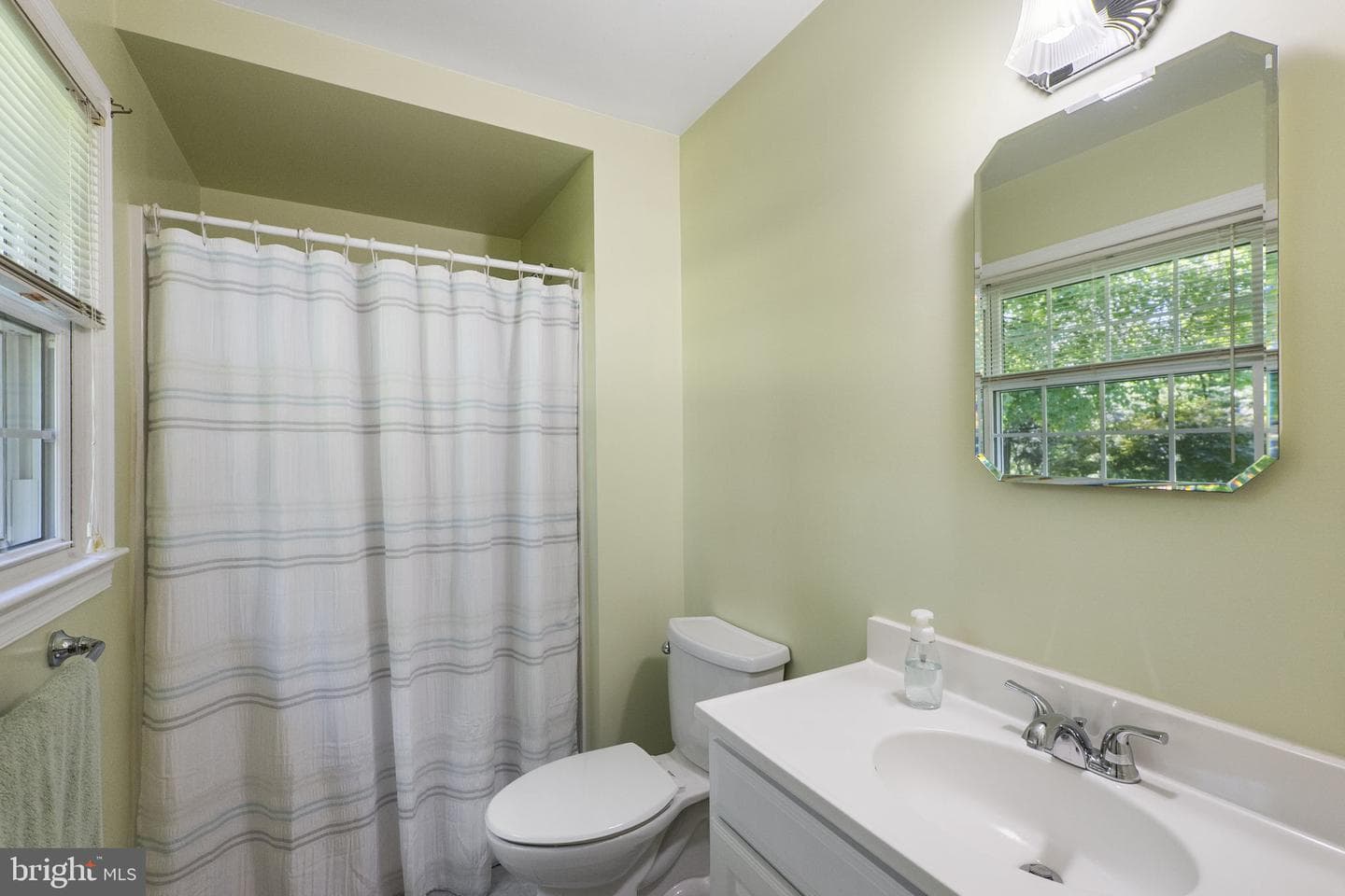 22809 Clarkbrooke Drive photo 16