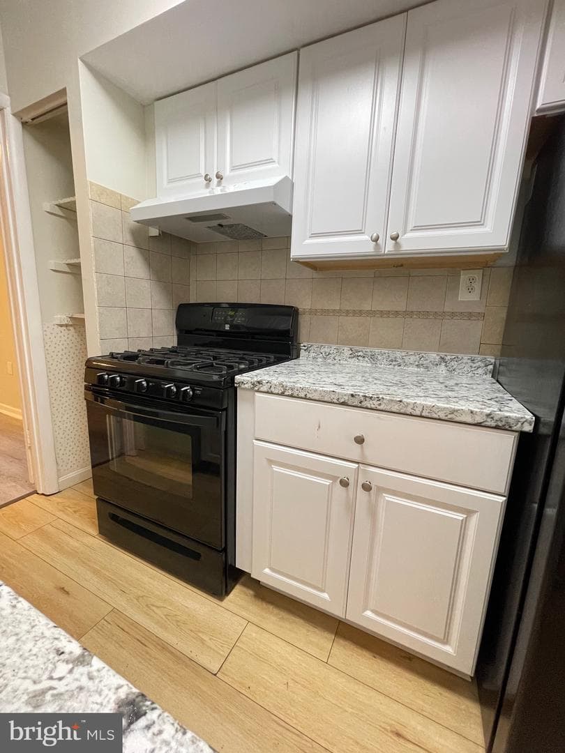 2200 Greenery Lane #101-23 photo 15