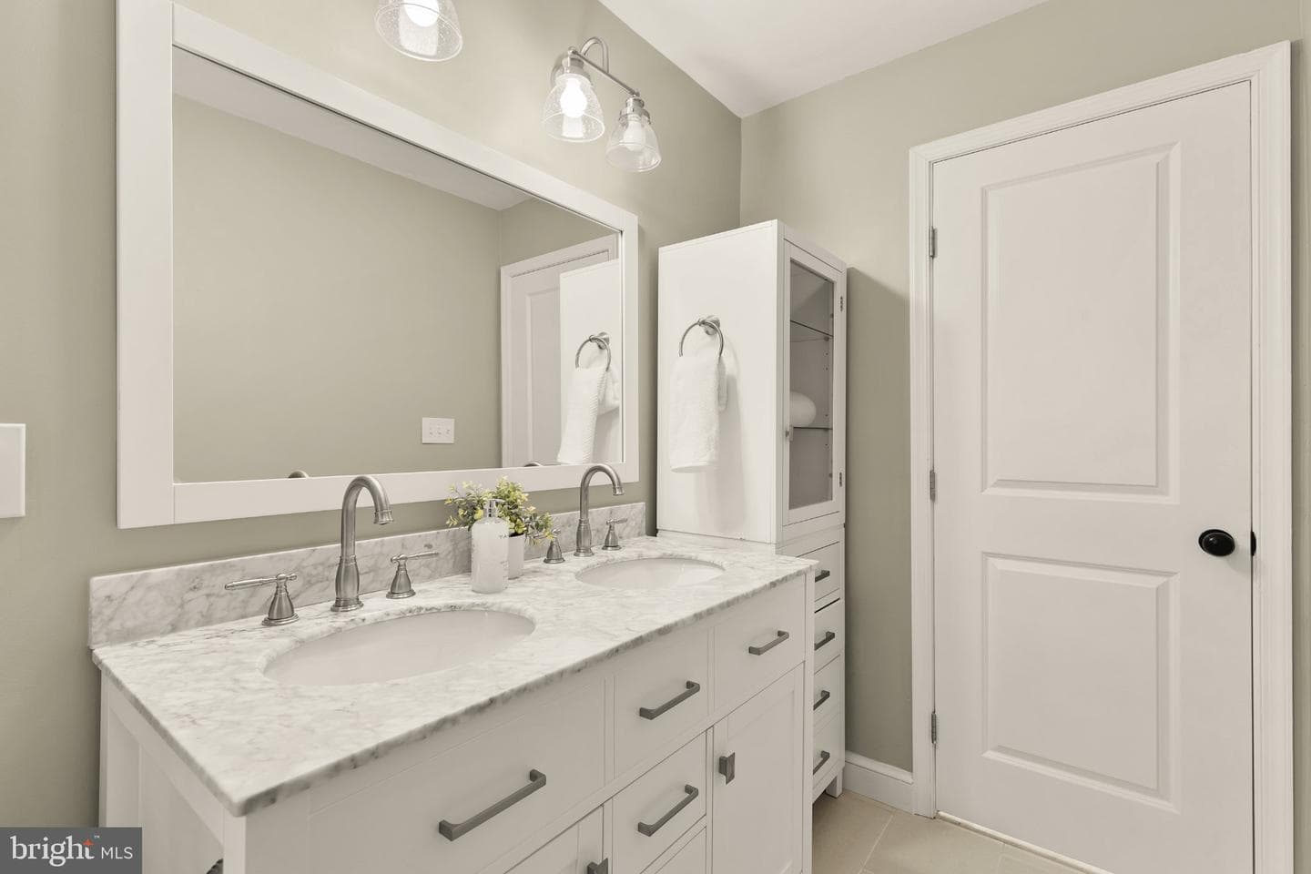 10210 Carroll Place photo 30