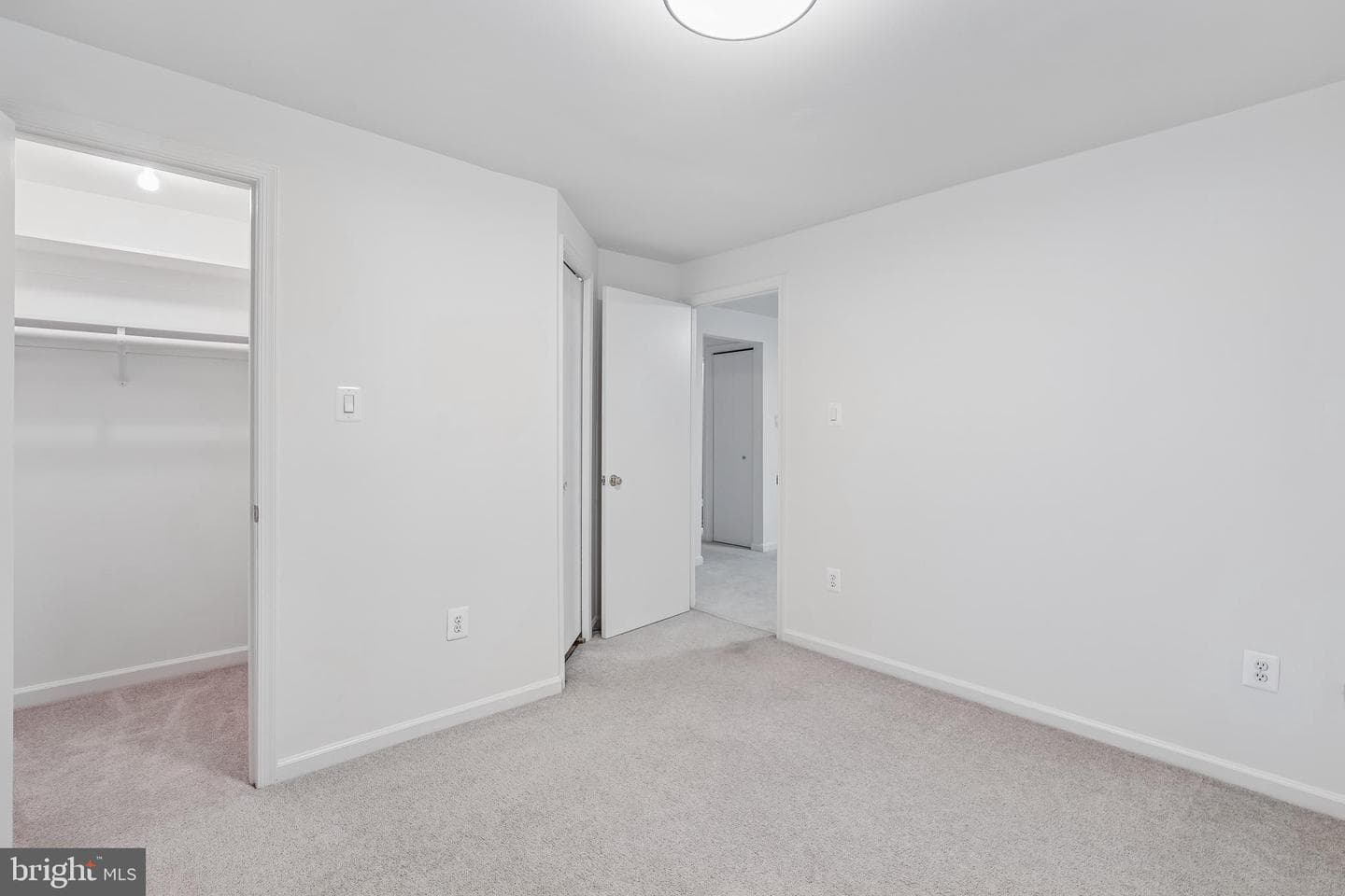 2 Tivoli Lake Court photo 34