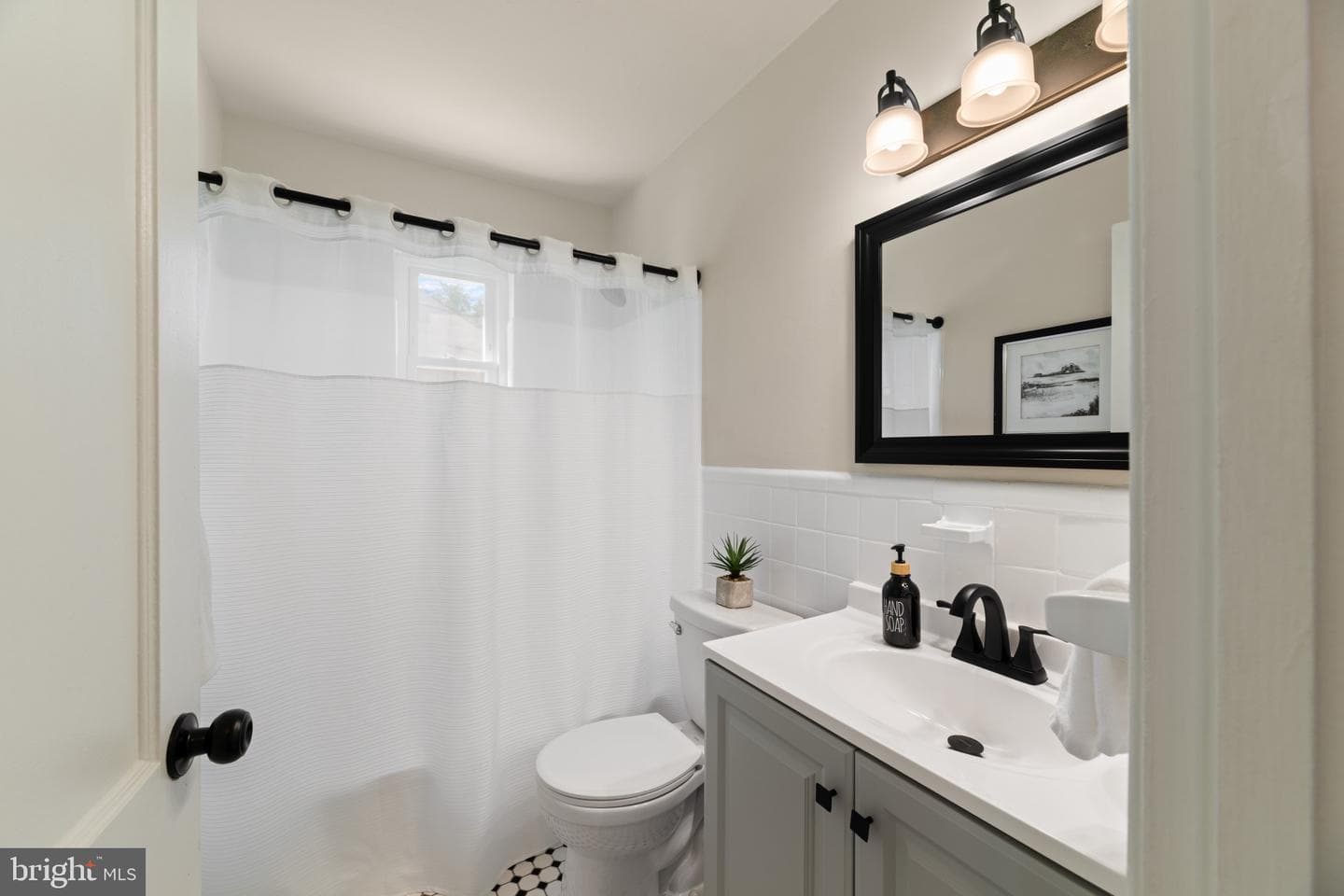 10205 Douglas Avenue photo 16