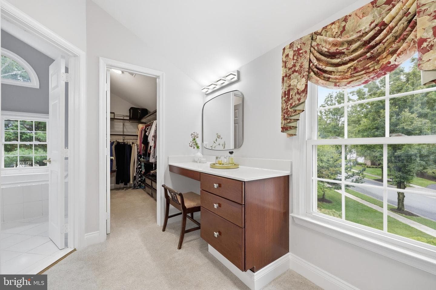5019 Tothill photo 33