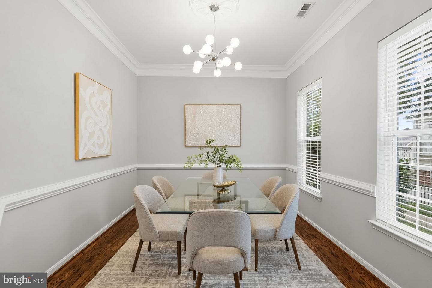 1324 Main Mews photo 7