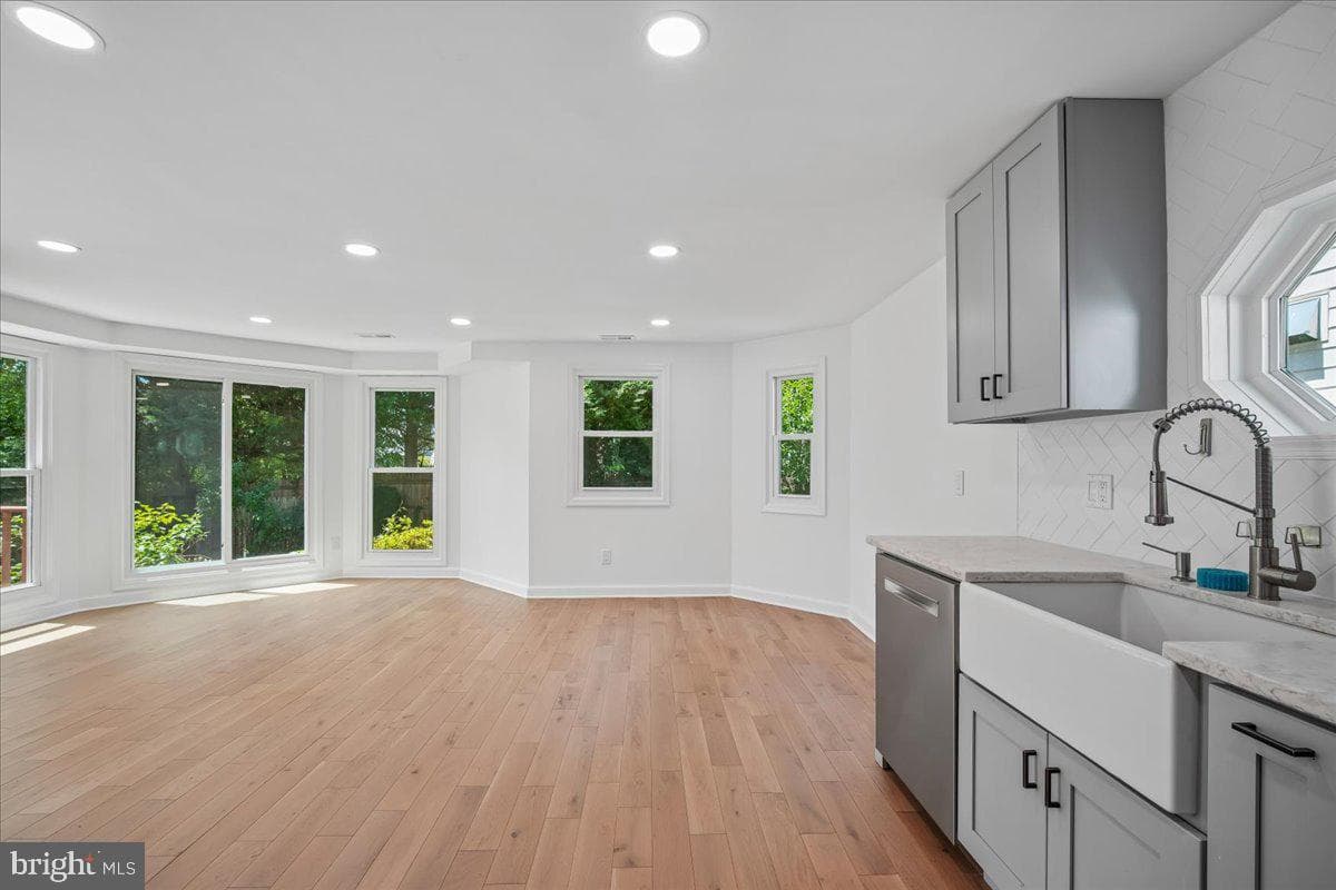 5304 Sherrill Avenue photo 9