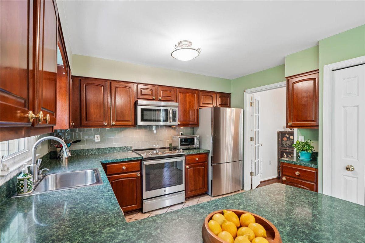 10109 Langhorne Court photo 16