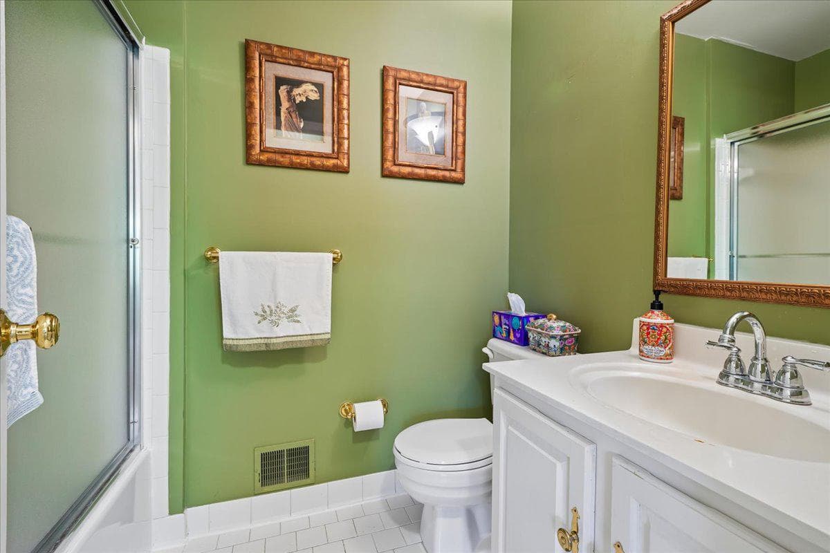 10109 Langhorne Court photo 34