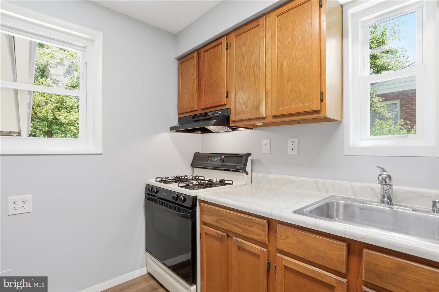 1014 Scott Avenue photo 18