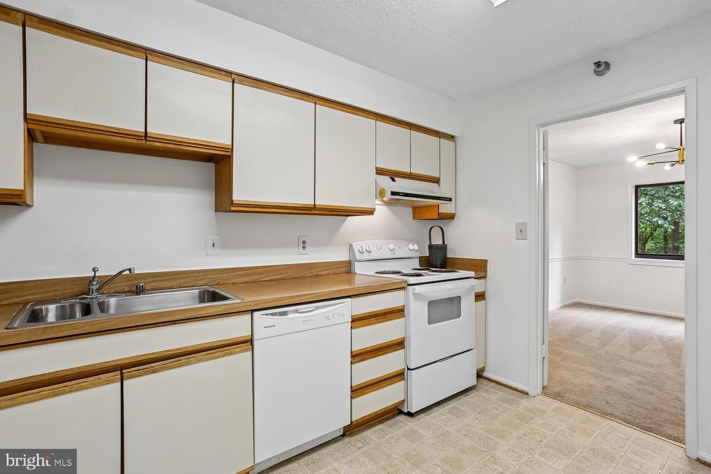 15100 Interlachen Drive #4-702 photo 21