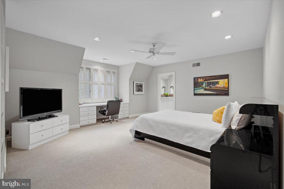 8917 Harvest Square Court photo 47