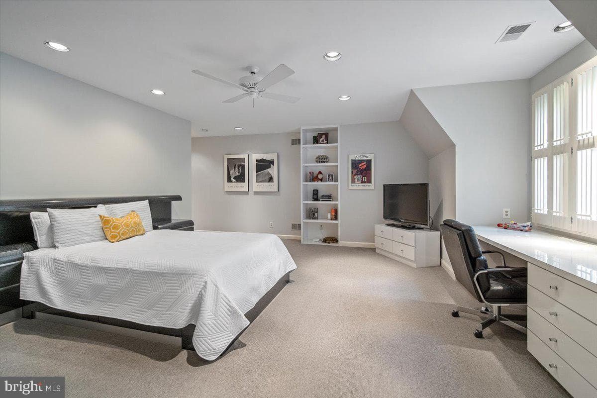 8917 Harvest Square Court photo 48