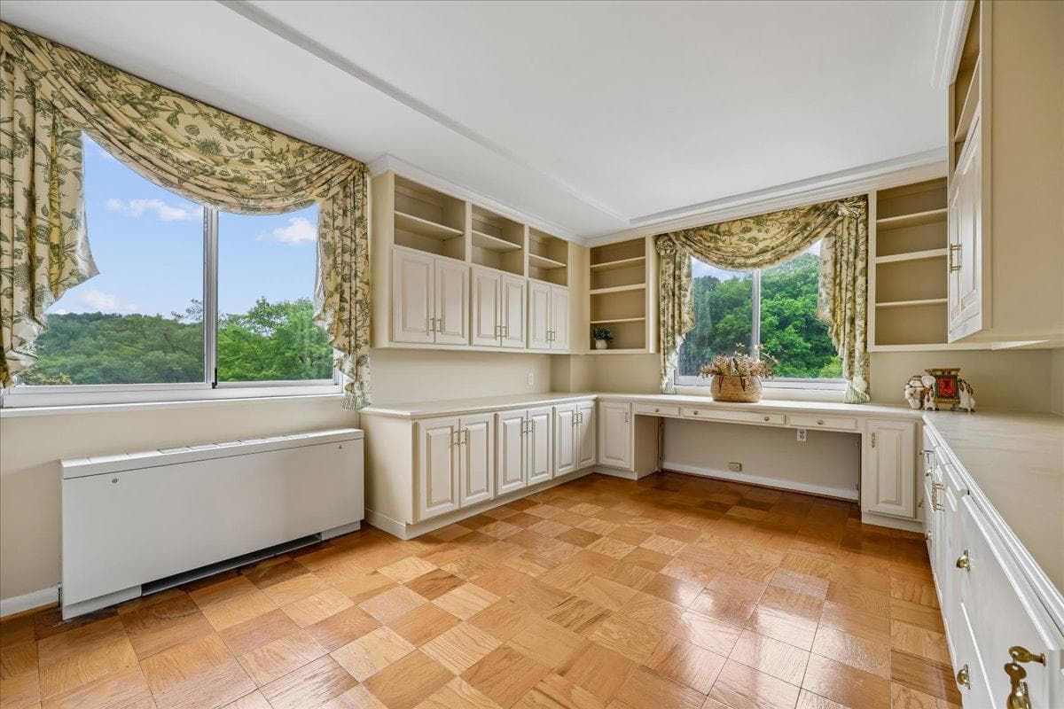 10401 Grosvenor Place #501 photo 13