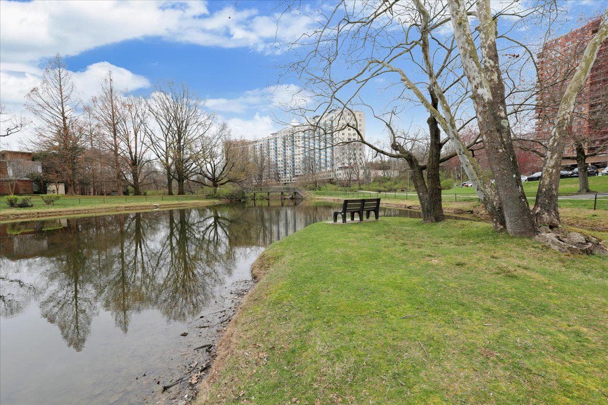 10401 Grosvenor Place #501 photo 26