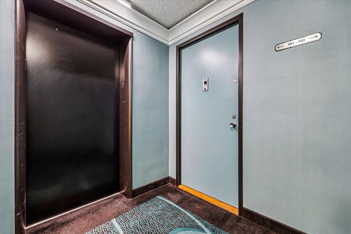 10401 Grosvenor Place #501 photo 3