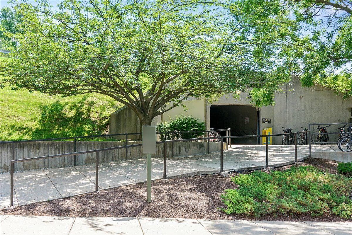10401 Grosvenor Place #501 photo 33