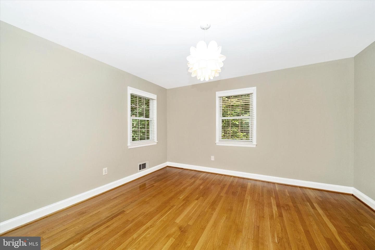 1100 Notley Road photo 36