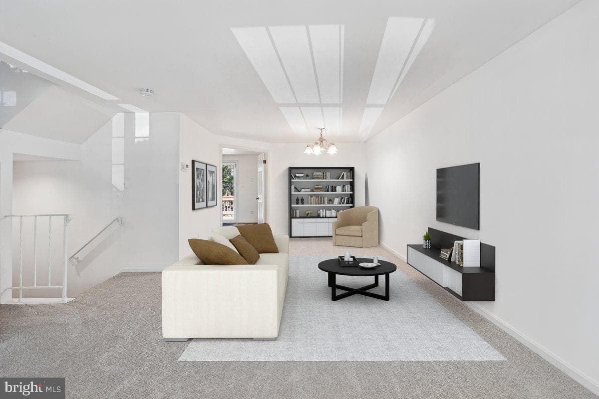 8541 Hawk Run Terrace photo 3
