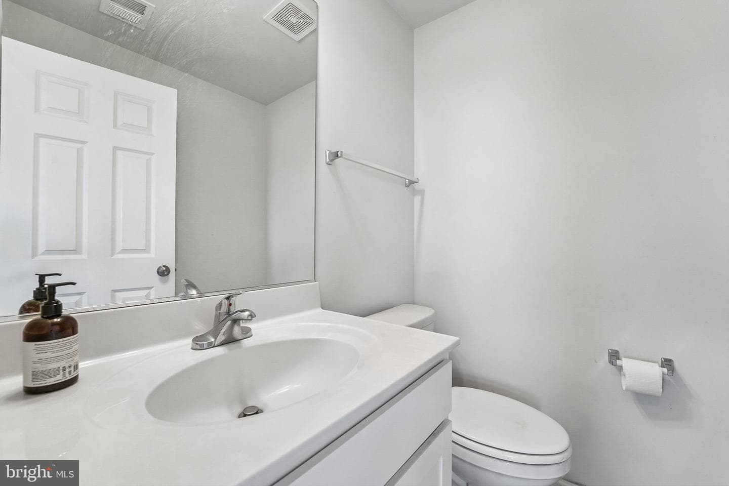 22917 Mater Way photo 25