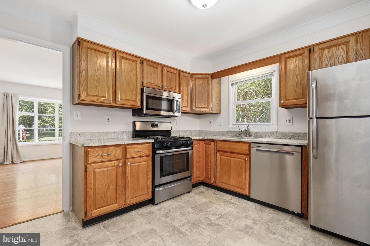 801 Lincoln Street photo 10