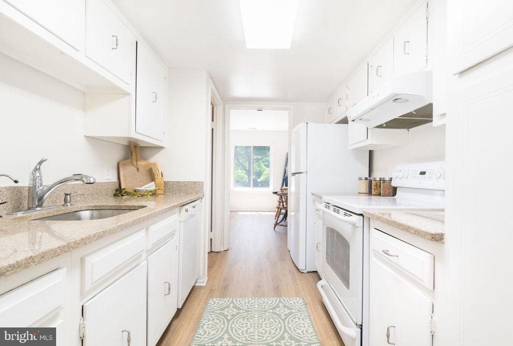 15046 Haslemere Court #263-D photo 5