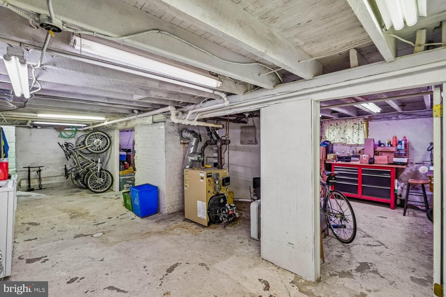 16 Maple Avenue photo 36