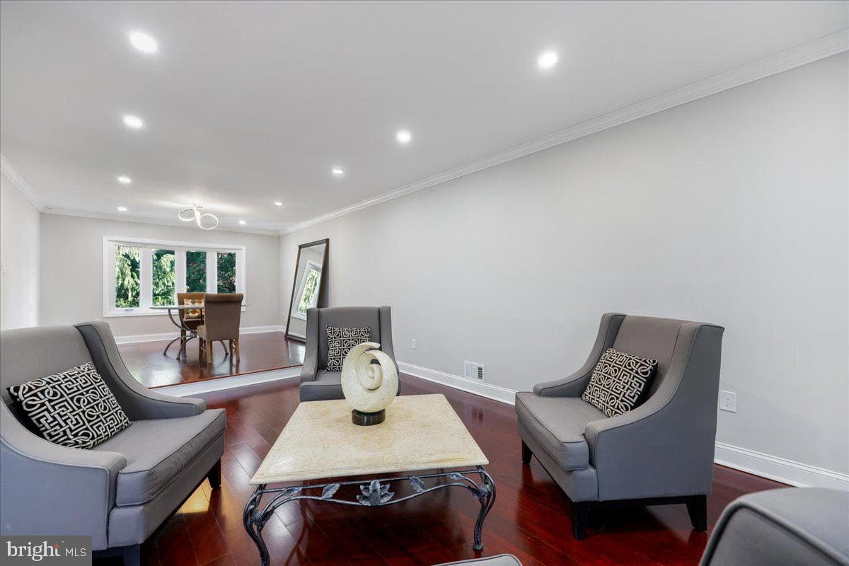 6 Crestview Court photo 32