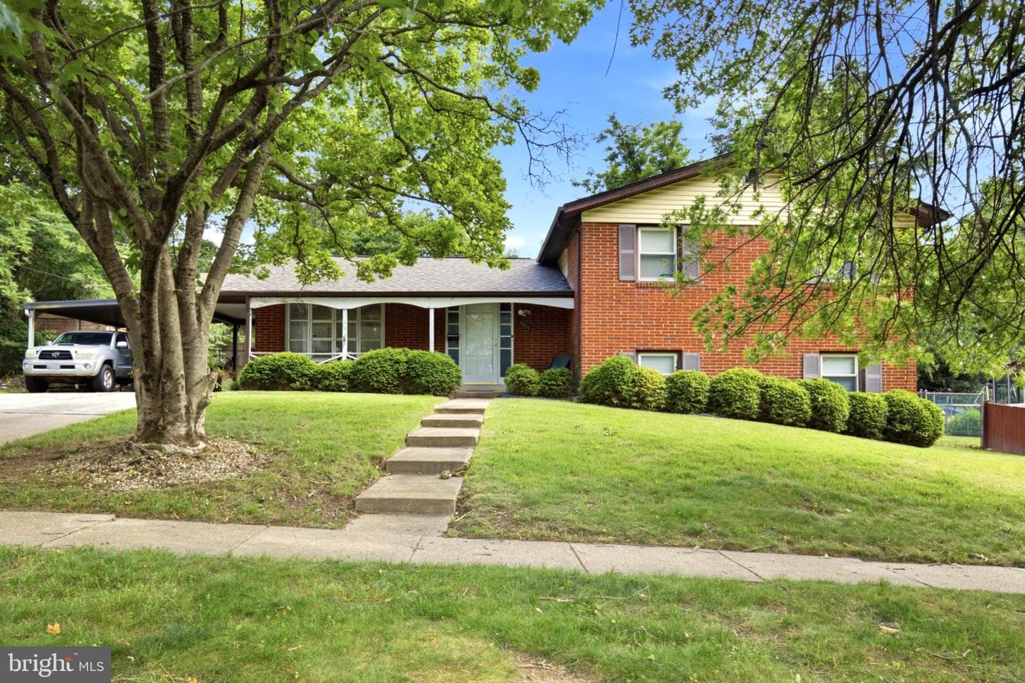 1011 Devere Drive photo 5