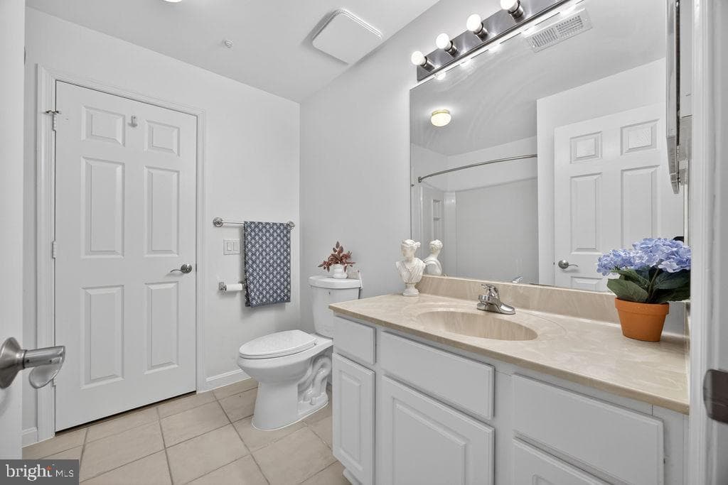 10021 Vanderbilt Circle #2 photo 34