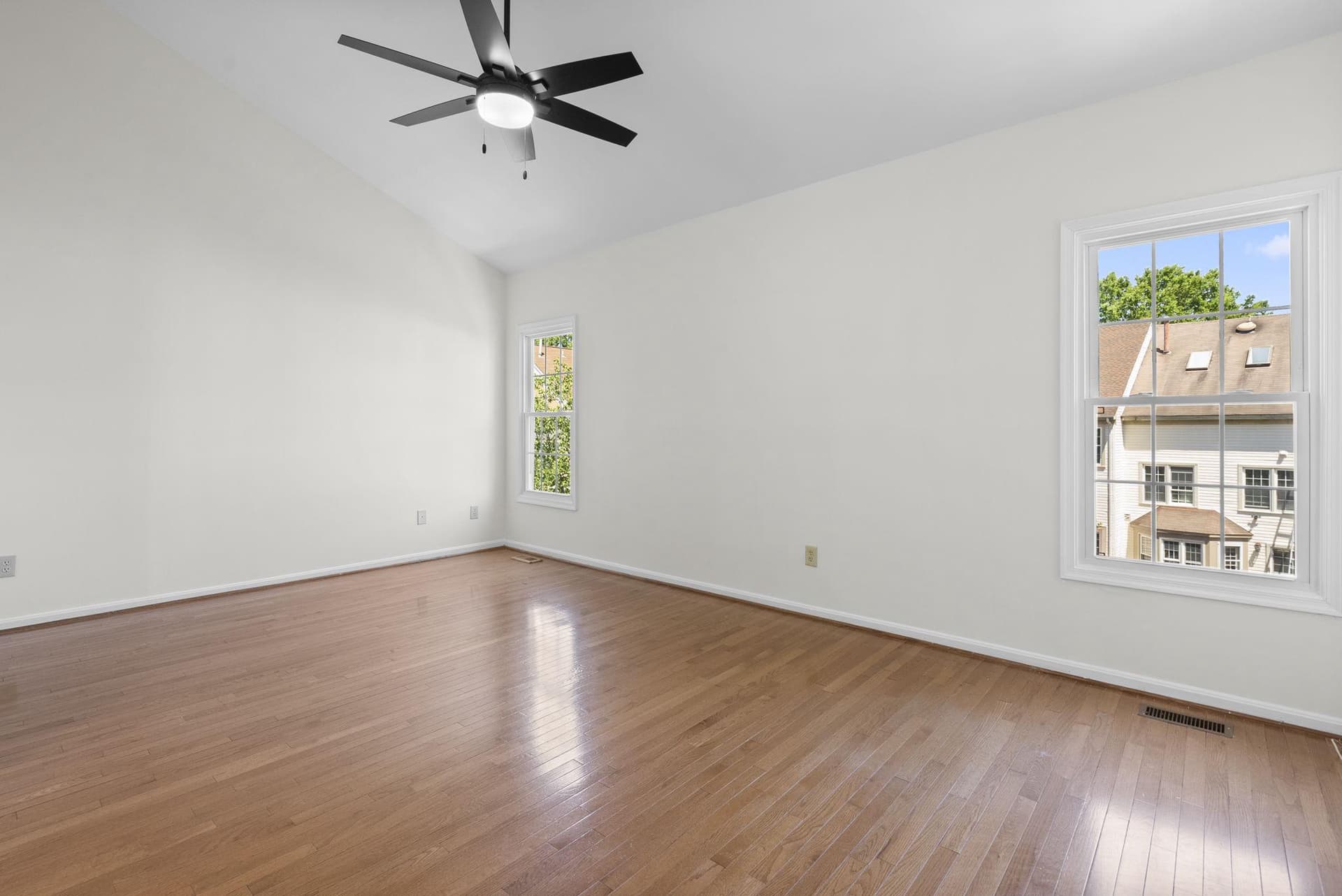 2040 Westchester Drive photo 20