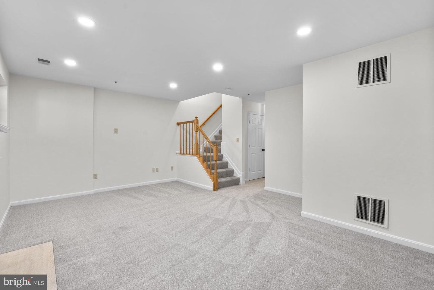 2040 Westchester Drive photo 37