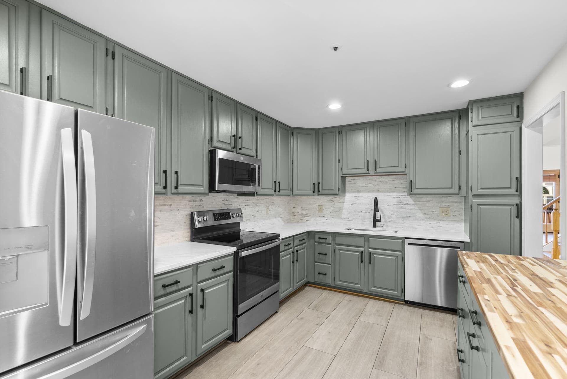 2040 Westchester Drive photo 5