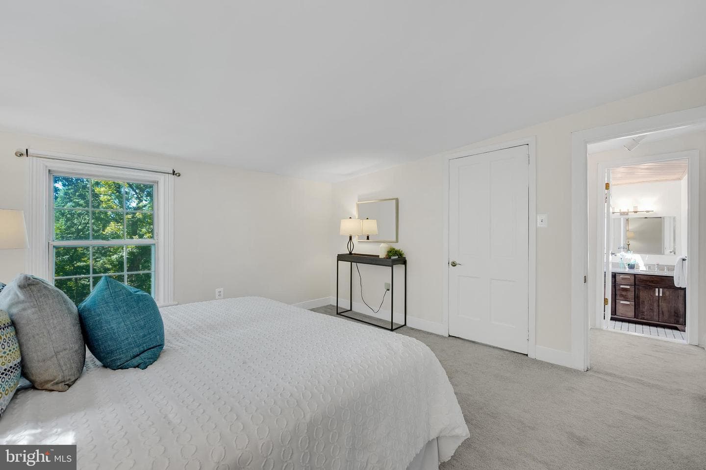 2418 Forest Glen Road photo 11