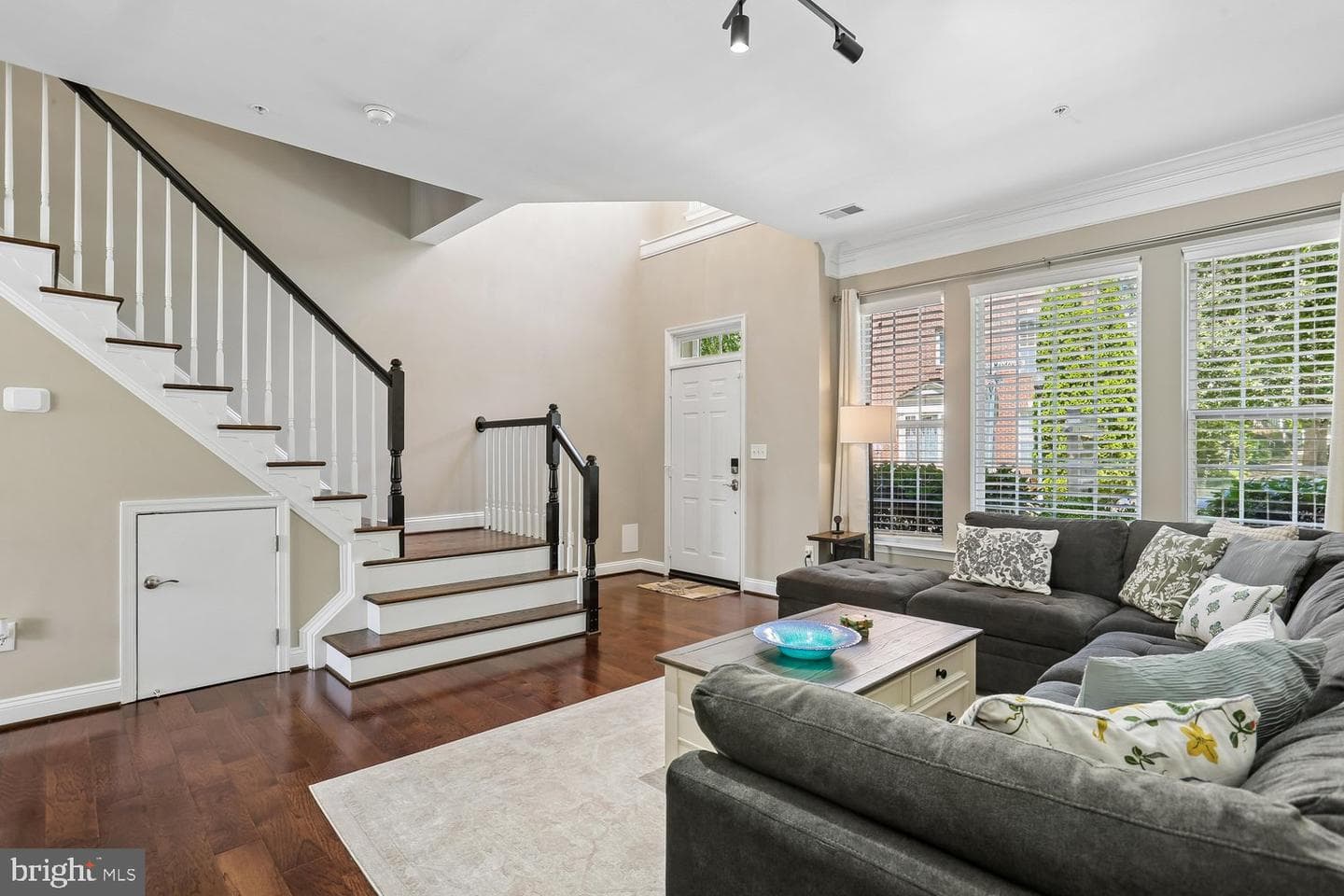 514 Bright Meadow Drive photo 2