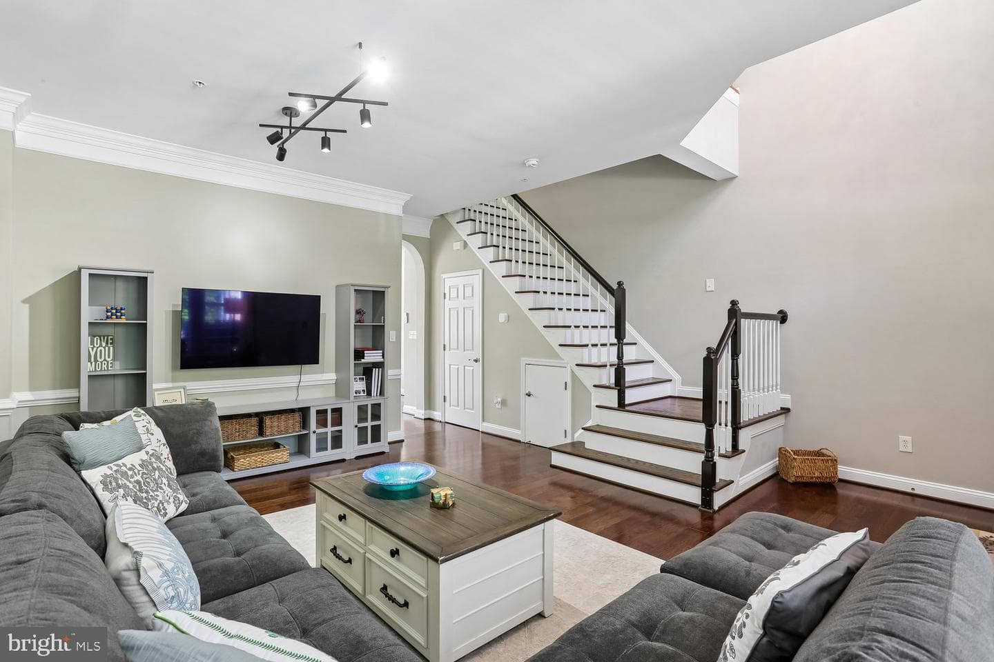 514 Bright Meadow Drive photo 4