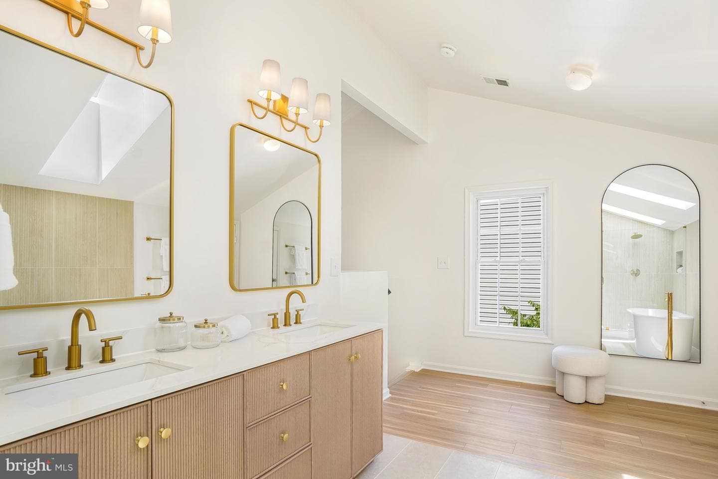 2045 Westchester Drive photo 25