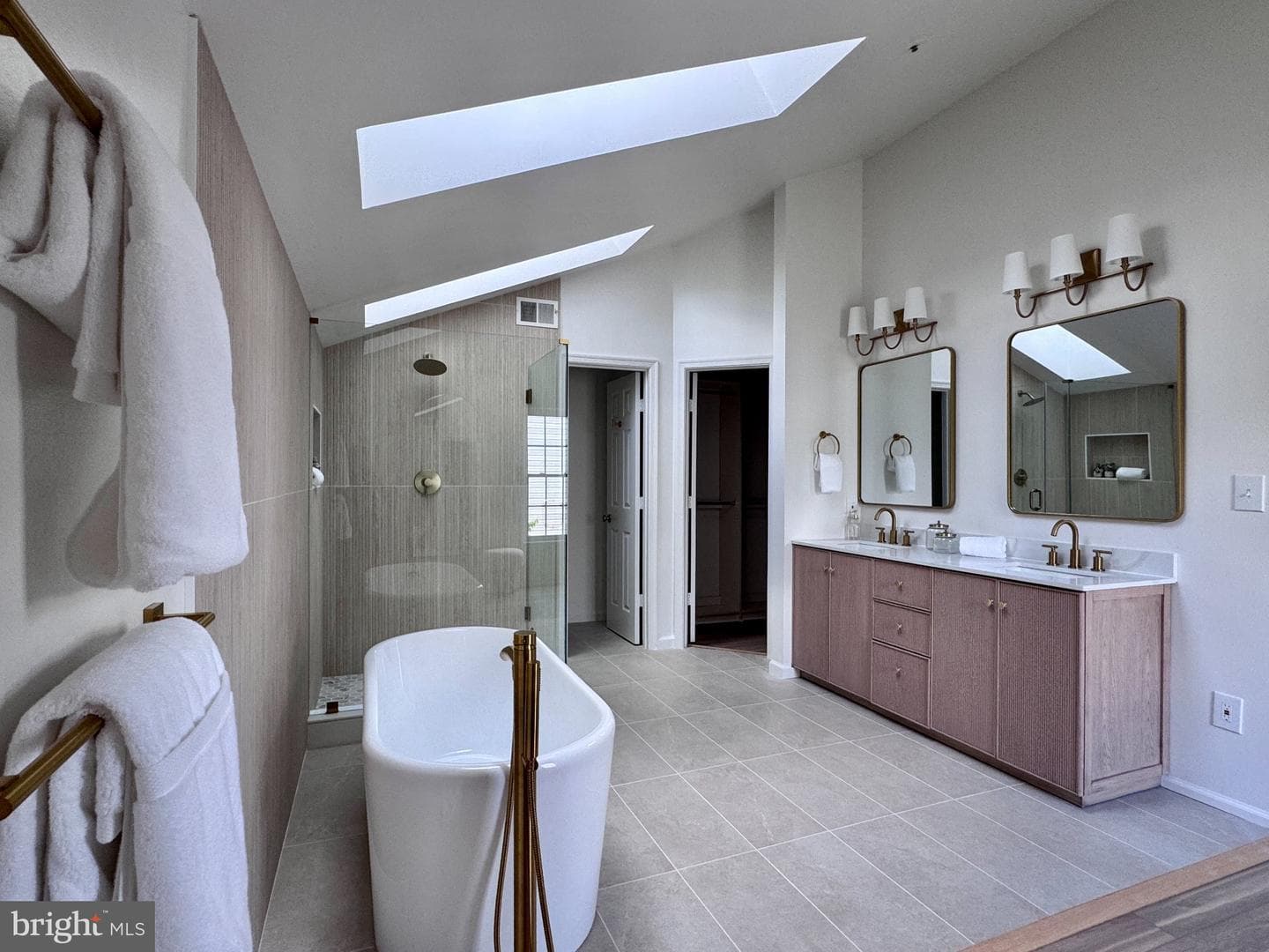 2045 Westchester Drive photo 26