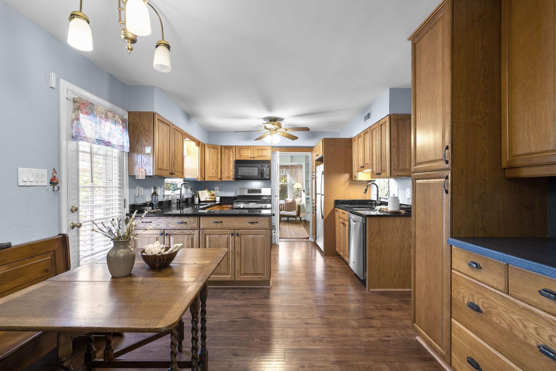 1714 Luzerne Avenue photo 8