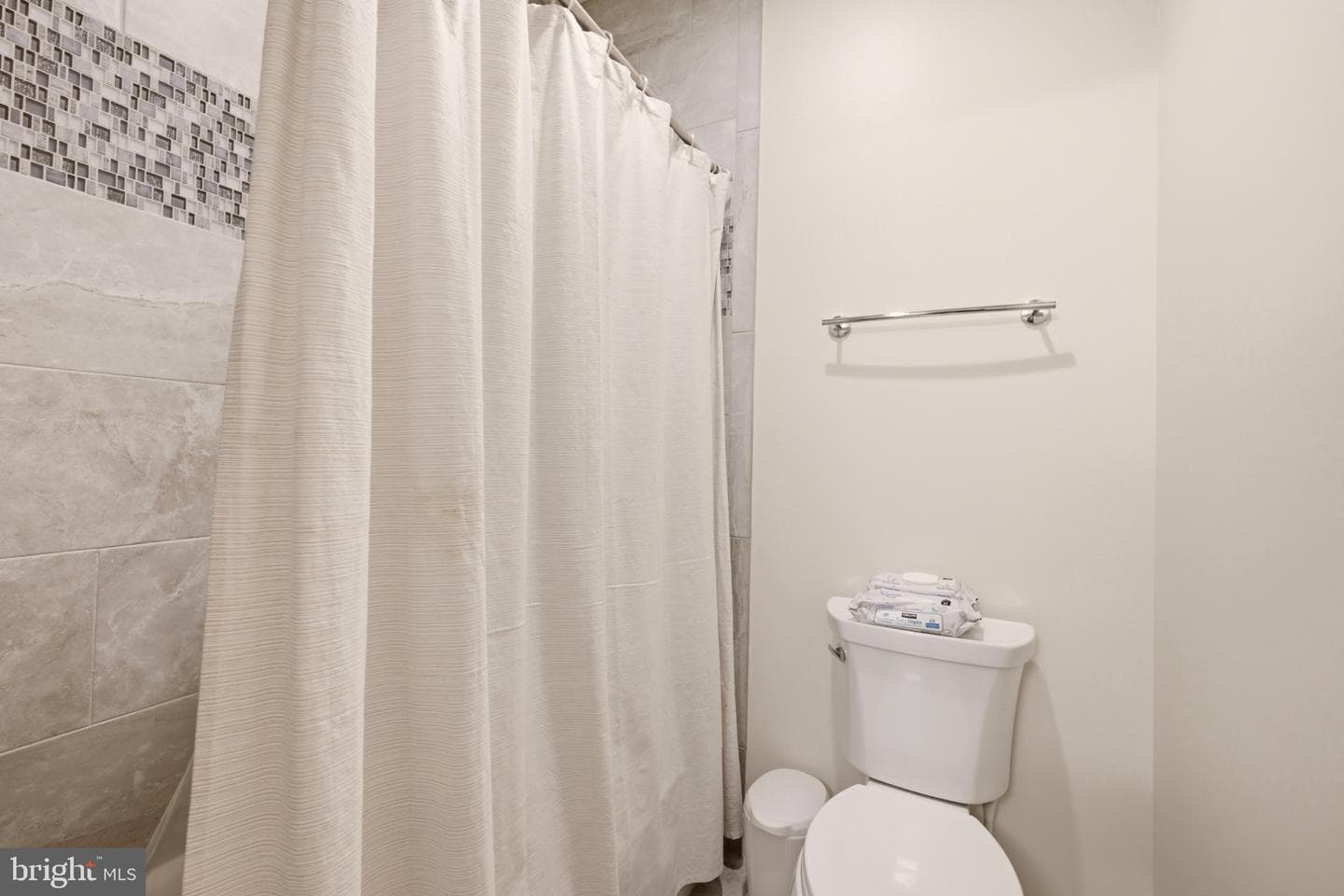 4415 Colchester Drive photo 23