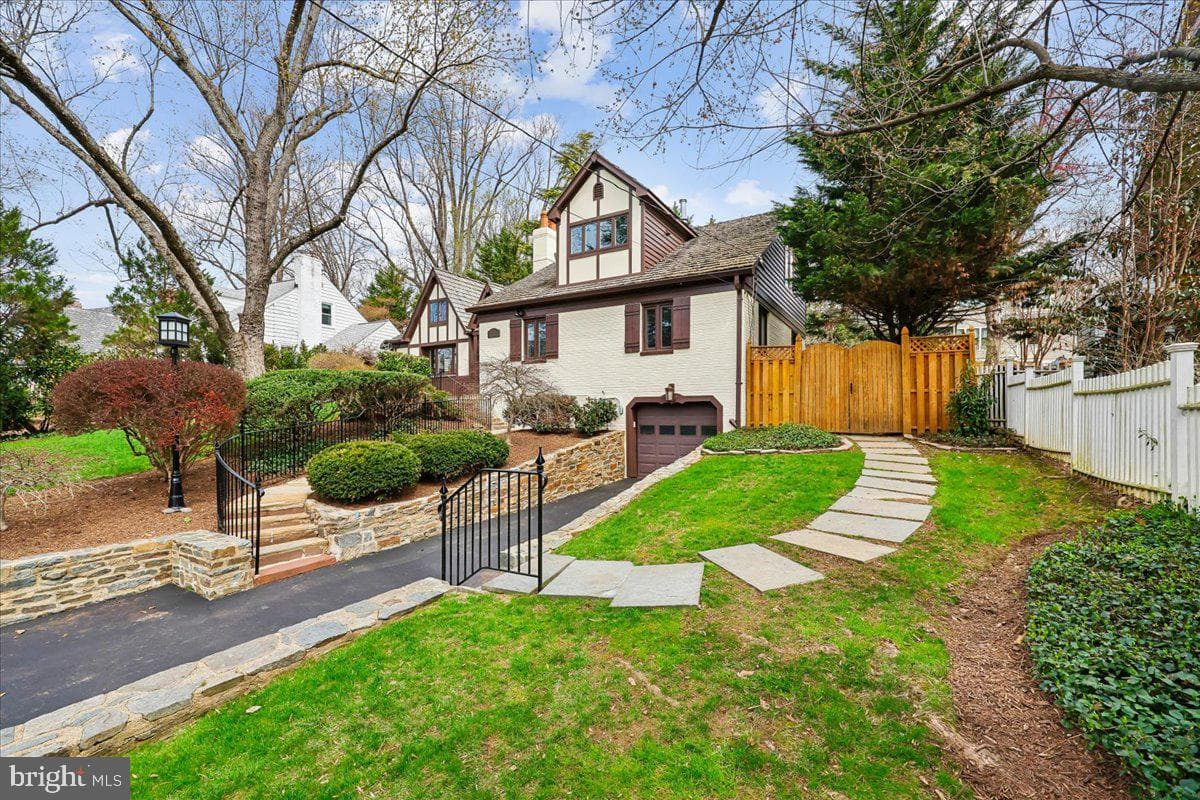 5735 Bradley Boulevard photo 4