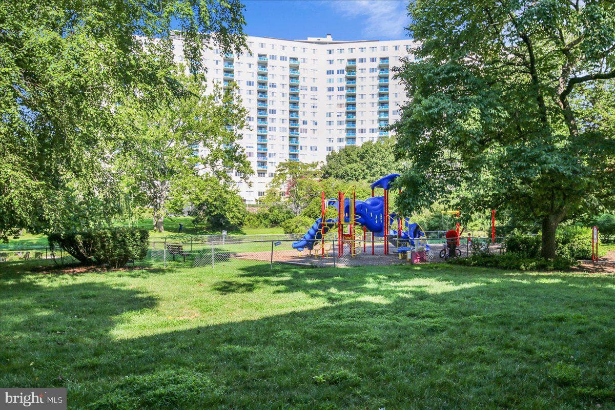 10101 Grosvenor Place #217 photo 29