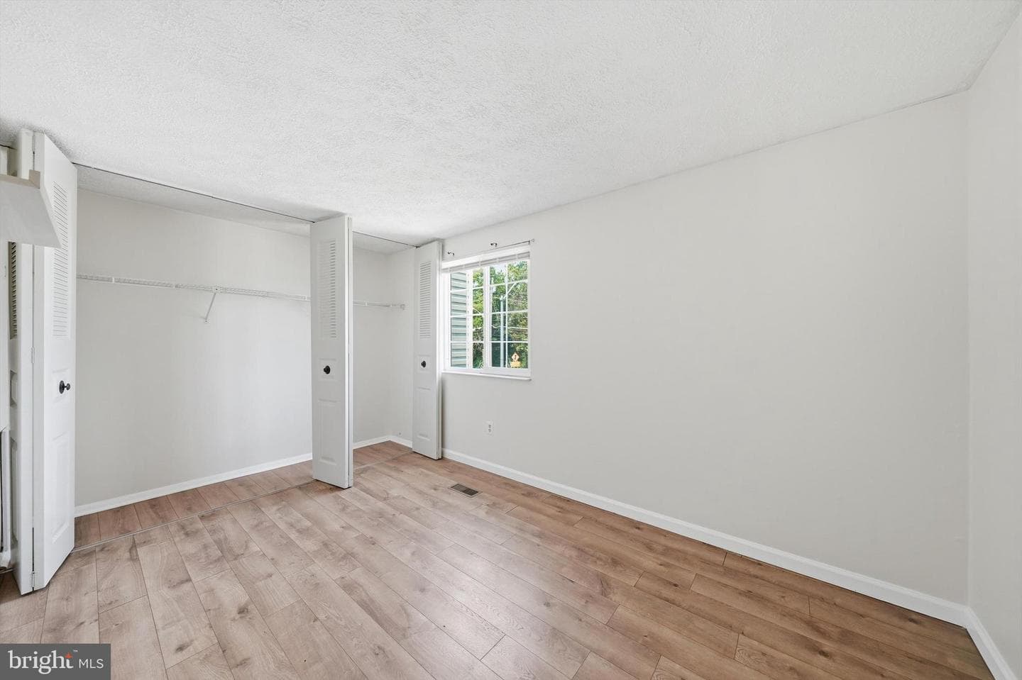 2807 Shepperton Terrace photo 18