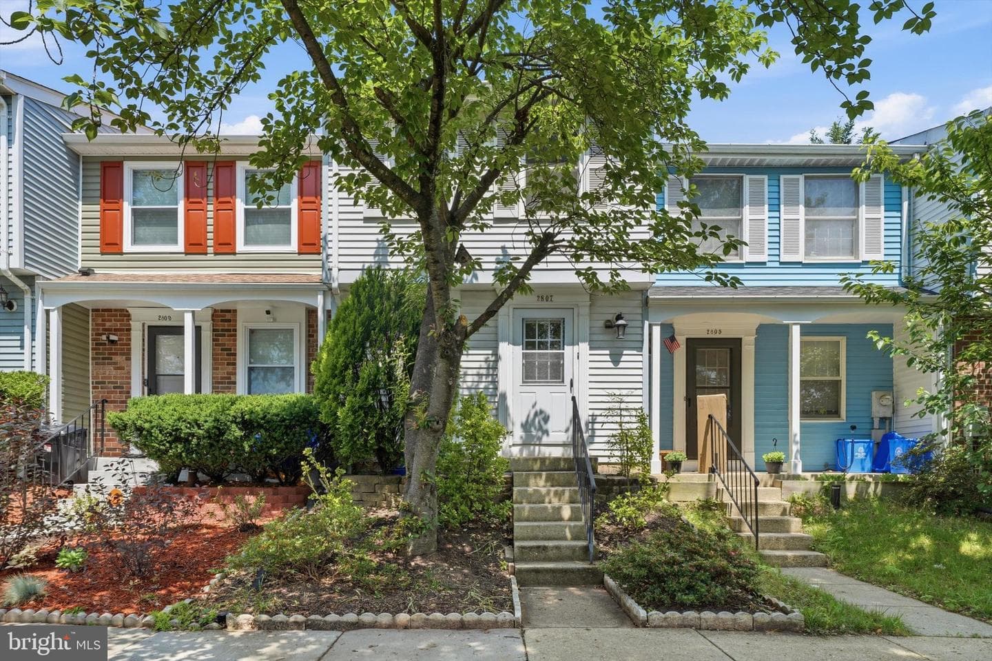 2807 Shepperton Terrace photo 2