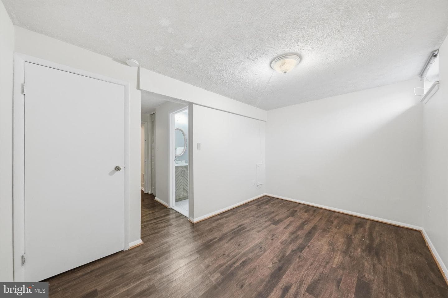 2807 Shepperton Terrace photo 24
