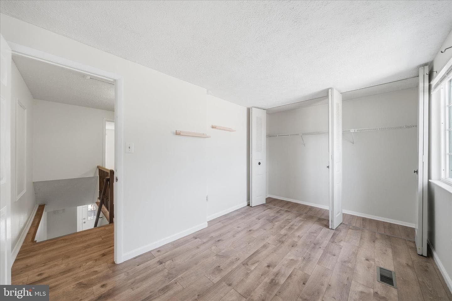 2807 Shepperton Terrace photo 59