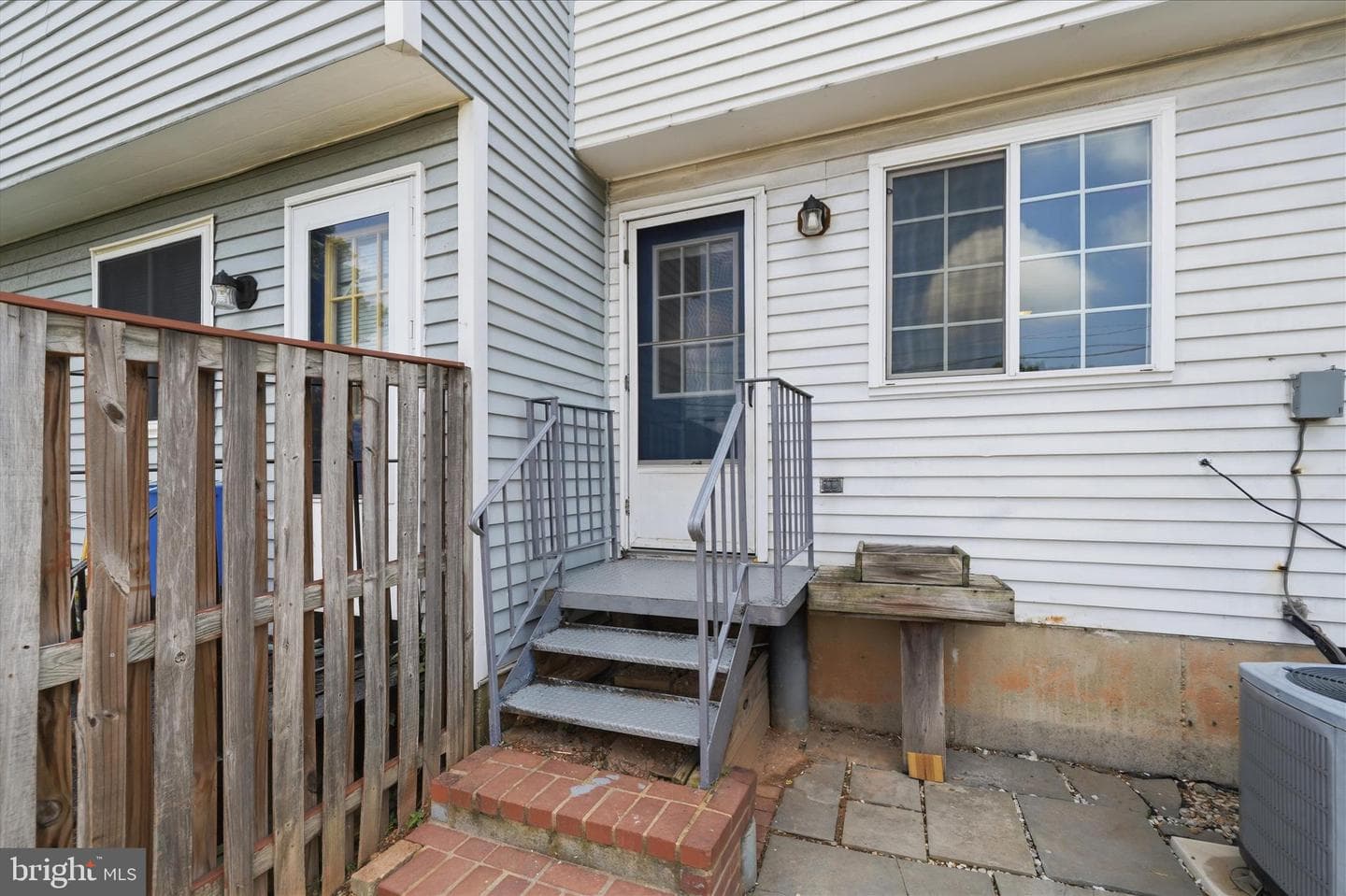2807 Shepperton Terrace photo 77