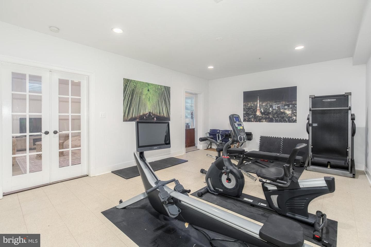 5601 Vernon Place photo 45