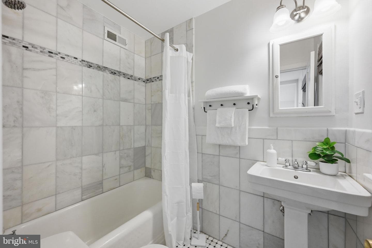 8703 Reading Road photo 15